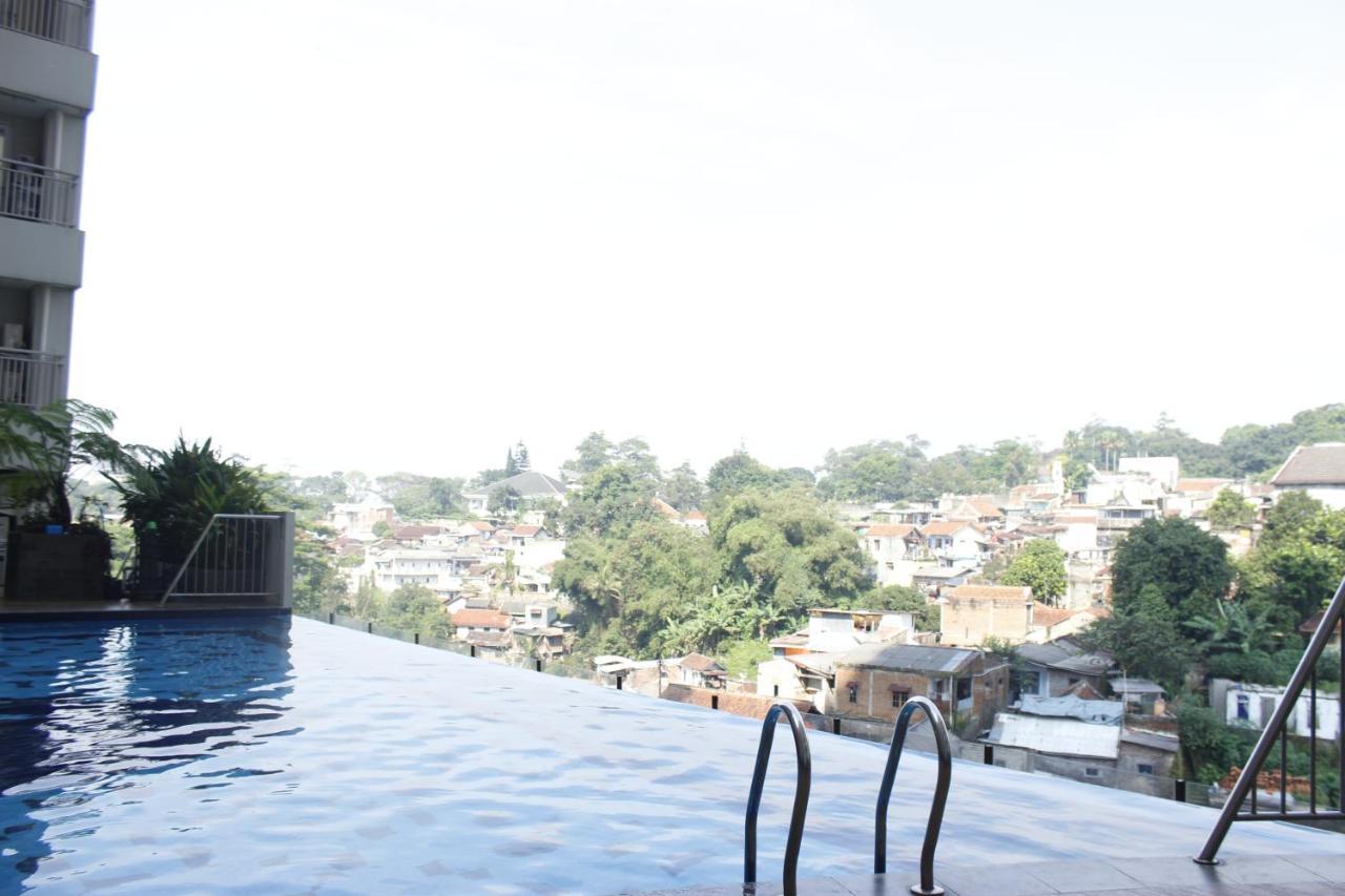 Simply Homey 1br At Parahyangan Near Unpar By Travelio